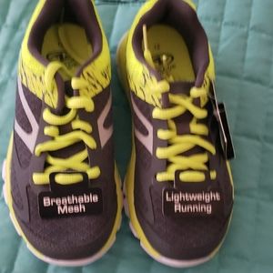 NWT  Athletic Works Sneakers